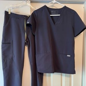 Quiet Navy Figs scrub set